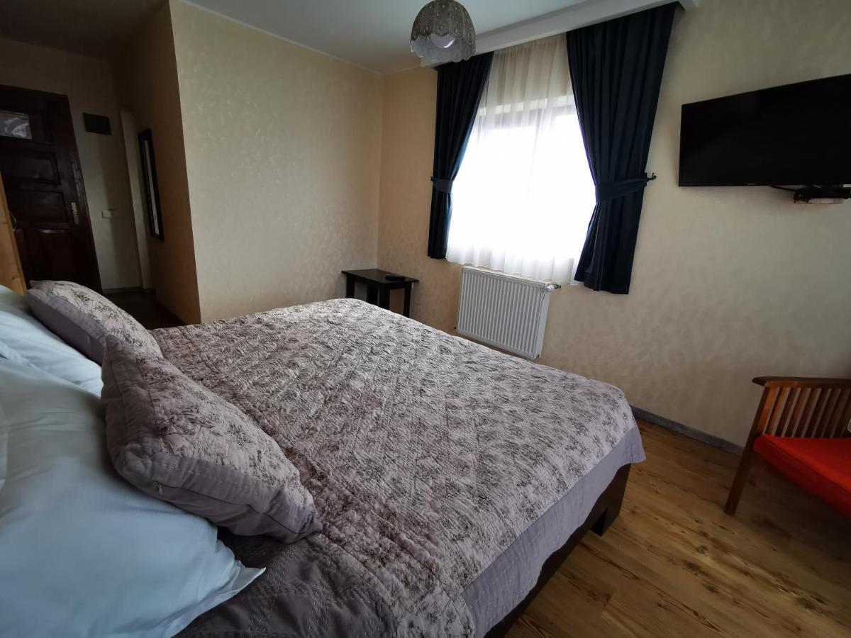 Pensiunea Tabacaru Peştera Esterno foto